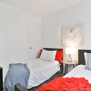 Free Parking - 2 Bedrooms - Full - In Beautiful Lachine - Near Water - 15 Minute Drive To Downtown Canada