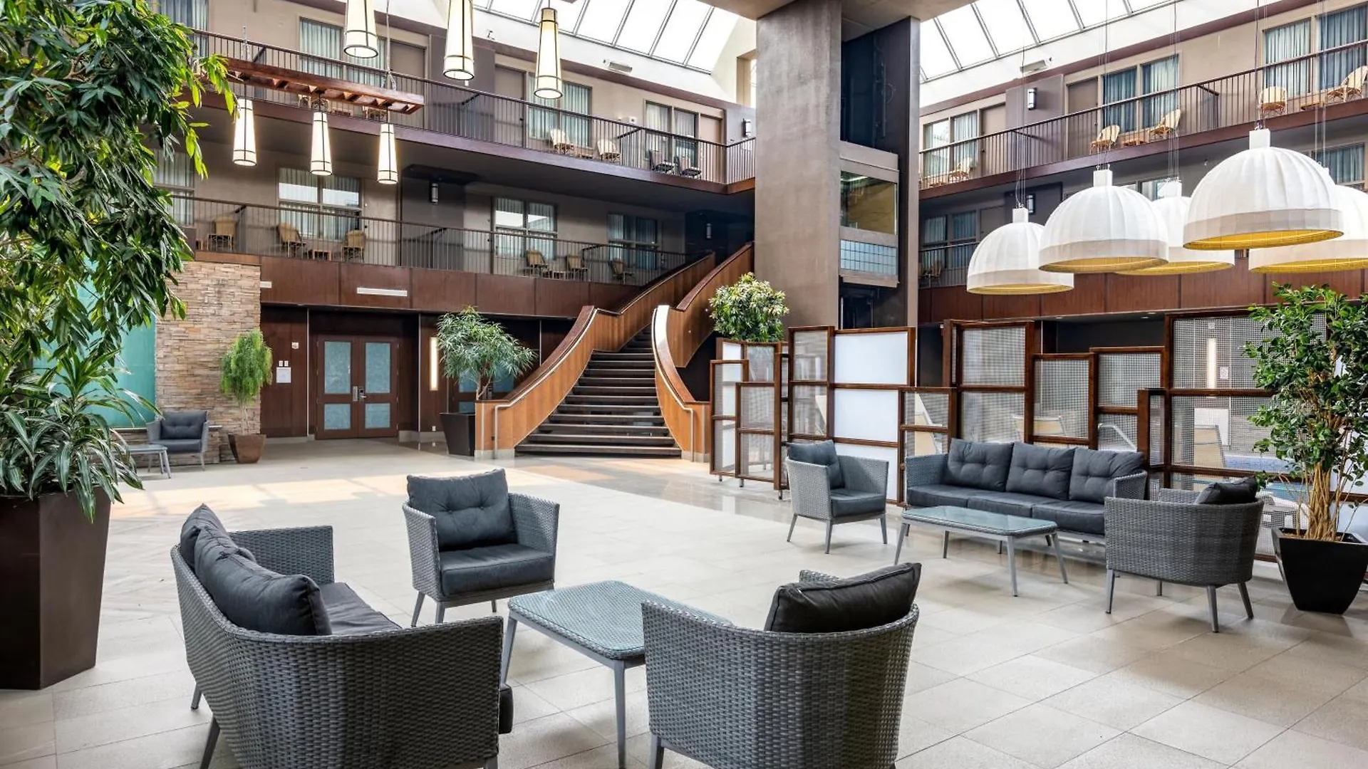 Delta Hotels By Marriott Calgary South 4*,  Canada